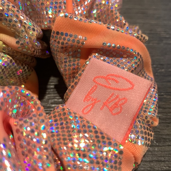 Dew Edit by Kaitlyn Bristowe Scrunchie - Picture 2 of 4